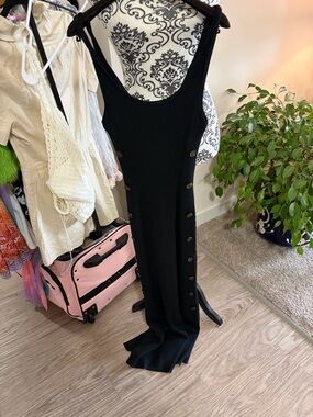 ABERCROMBIE & FITCH - NICOLE GREENFIELD- “New” Black Ribbed Button-Side Maxi